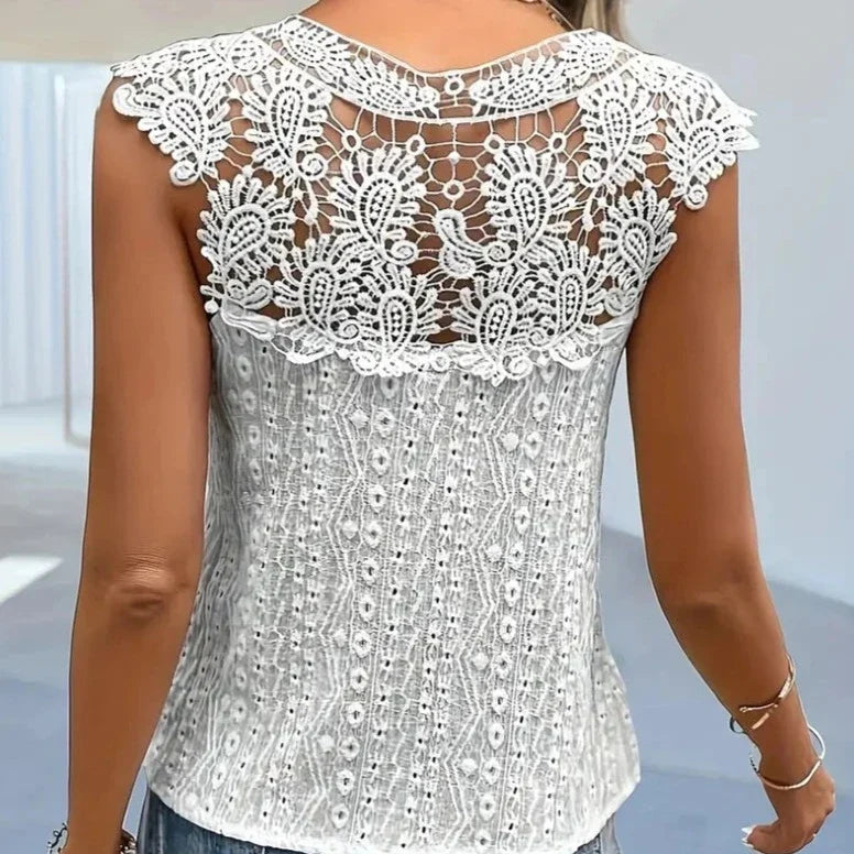 Victoria - Blouse with lace detail