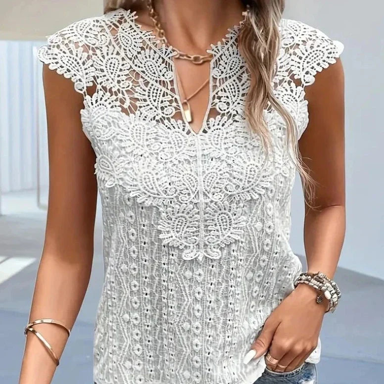 Victoria - Blouse with lace detail