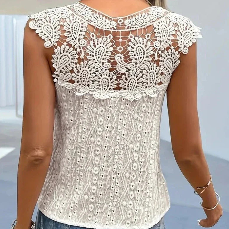 Victoria - Blouse with lace detail